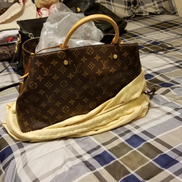 Traded...Authentic LV Montaigne GM - Picture 8 of 8